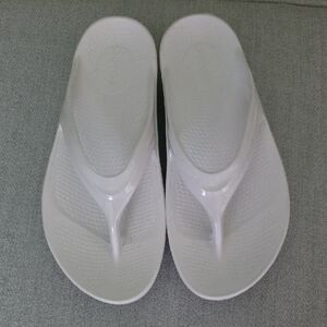 Oofos OOlala Flip Flops